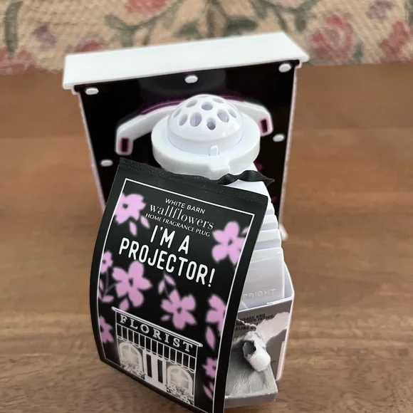 Bath & Body Works Florist Flower Shop Projector Wallflower Plug - Picture 13 of 14
